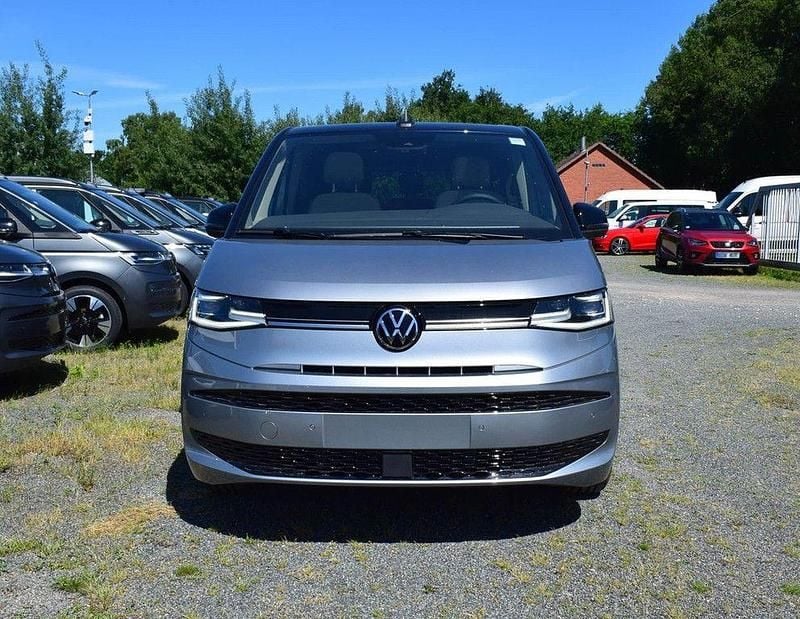 Gebraucht VW Multivan Edition 150 PS (110 kW) 2025 Silber Van / Kleinbus