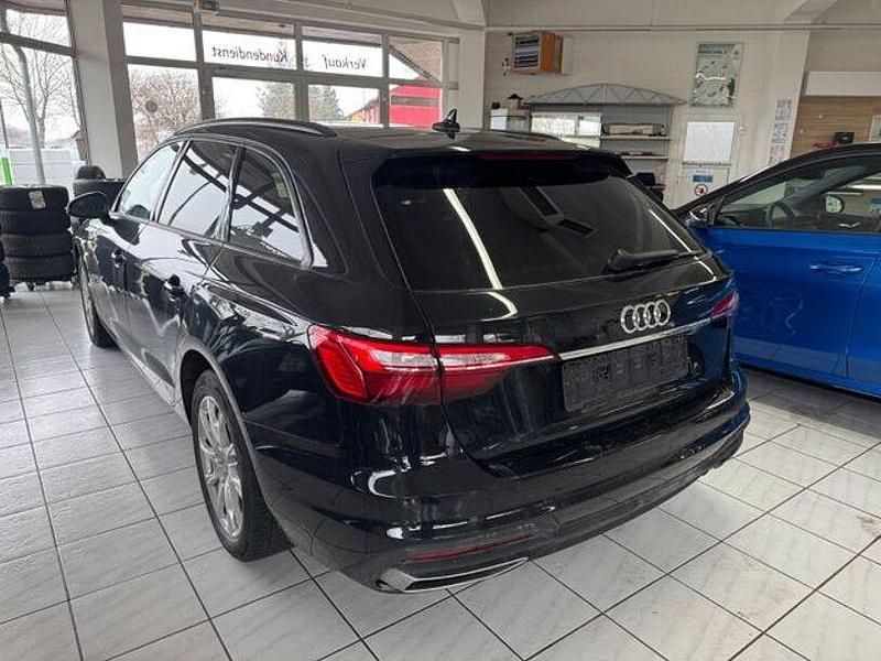 Gebraucht Audi A4 Basis 150 PS (110 kW) 2022 Schwarz Kombi