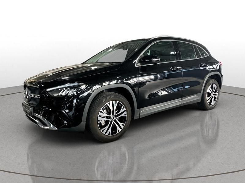 Gebraucht Mercedes GLA180 Progressive 136 PS (100 kW) 2025 Metalliclack kosmosschwarz SUV