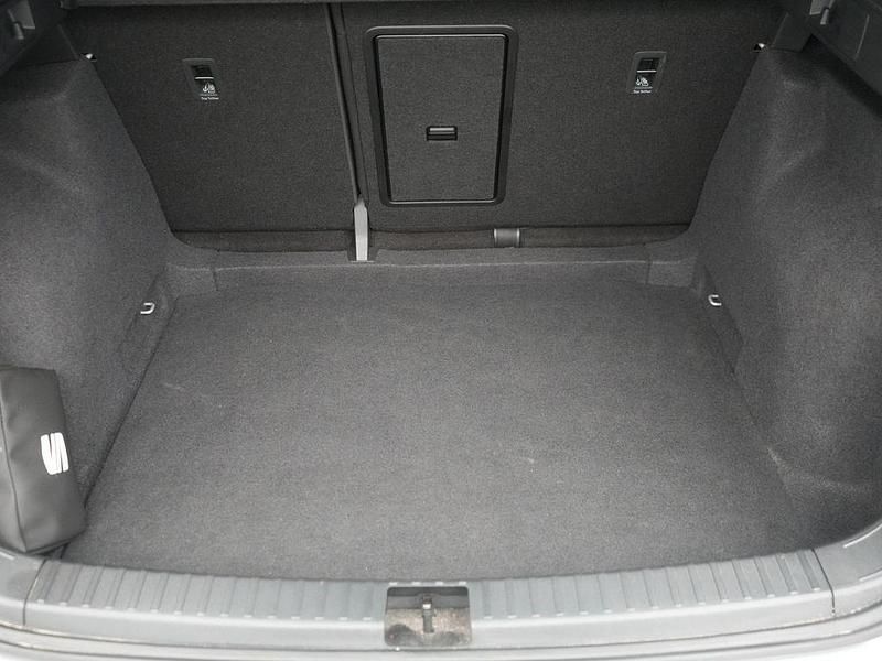 Gebraucht Seat Ateca Style 150 PS (110 kW) 2023 Silber / reflex silber (metallic) SUV