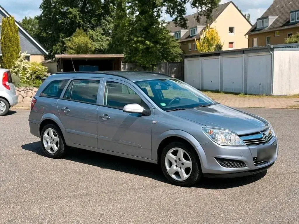 Gebraucht Opel Astra 80 PS (58 kW) 2008 Grau Limousine