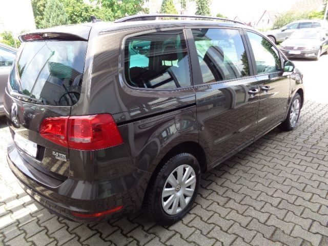 Gebraucht VW Sharan Business 116 PS (85 kW) 2014 Schwarz metallic Van / Kleinbus