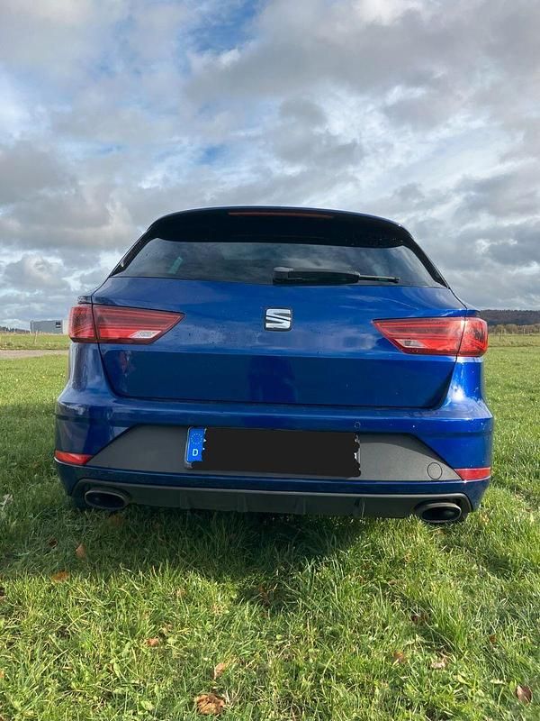 Second-hand Seat Leon ST CUPRA 301 CP (221 kW) 2017 Albastru Break