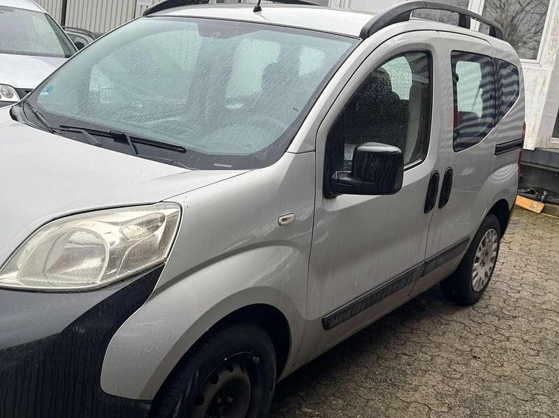 Gebraucht Peugeot TePee 73 PS (53 kW) 2010 Silber Kombi