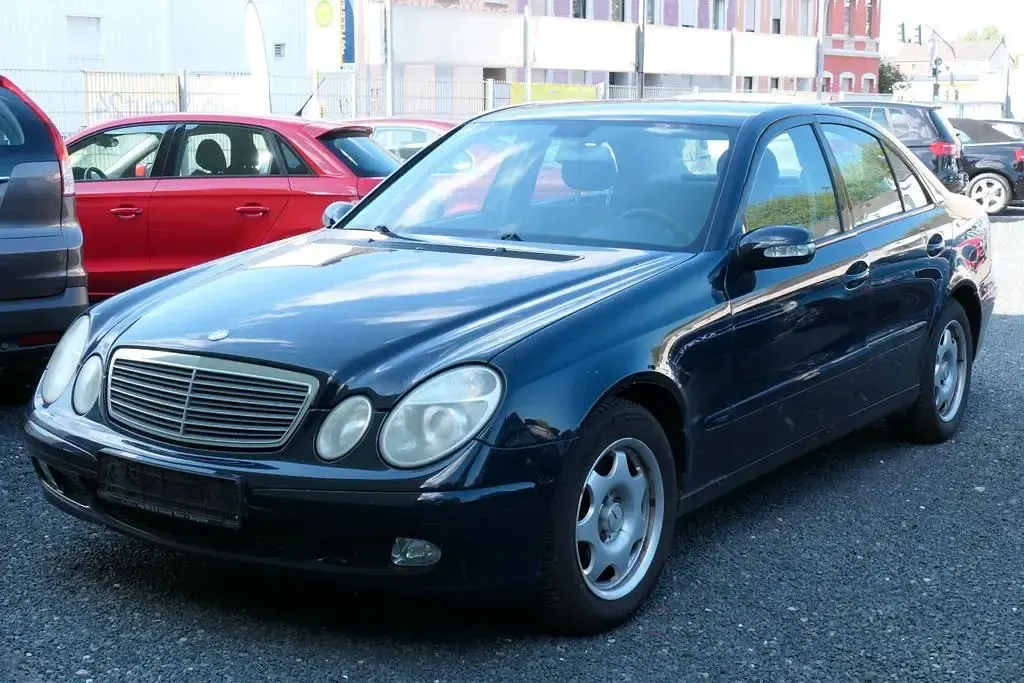 Gebraucht Mercedes E200 Elegance 163 PS (119 kW) 2004 Blau Limousine