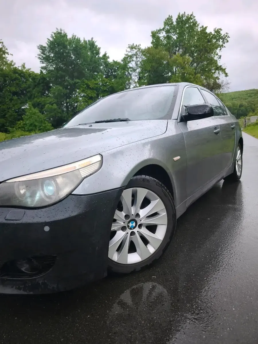 Gebraucht BMW 523 176 PS (129 kW) 2005 Grau Limousine