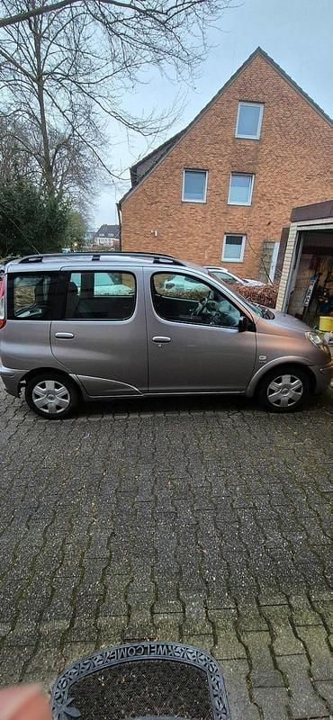 Gebraucht Toyota Yaris 84 PS (61 kW) 2005 Grau Kombi