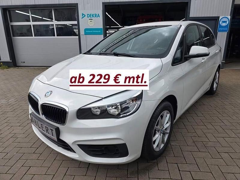 Weiß Gebraucht 2016 BMW 218 Active Tourer Basis Van / Kleinbus | 14.500 € (Fairer Preis) - Bild 1/4