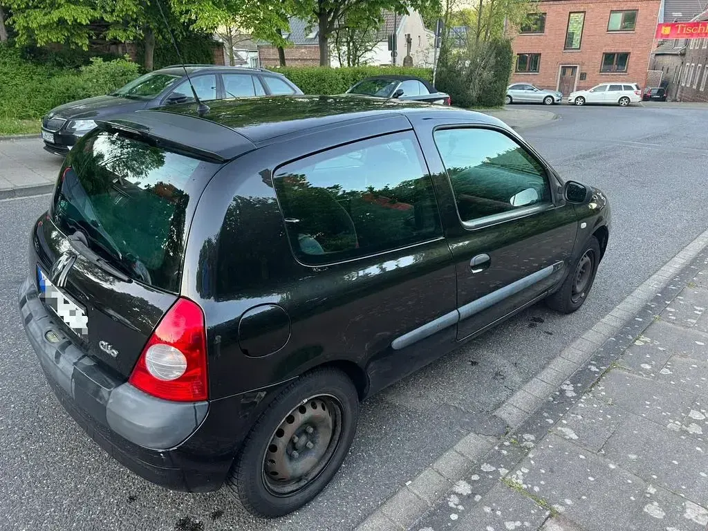 Gebraucht Renault Clio II 58 PS (42 kW) 2004 Schwarz Limousine
