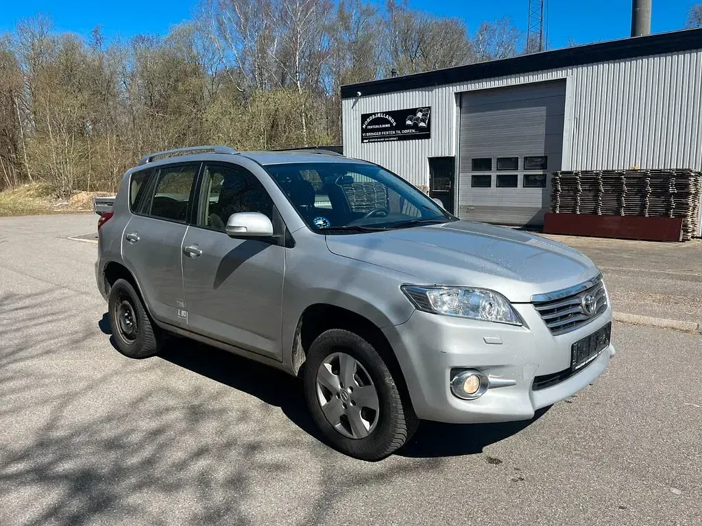 Gebraucht Toyota RAV4 150 PS (110 kW) 2013 Silber SUV