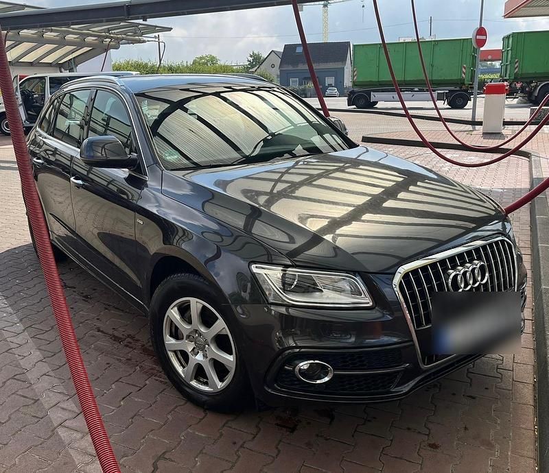 Grau Gebraucht 2016 Audi Q5 SUV | 18.500 € (Guter Preis) - Bild 1/4