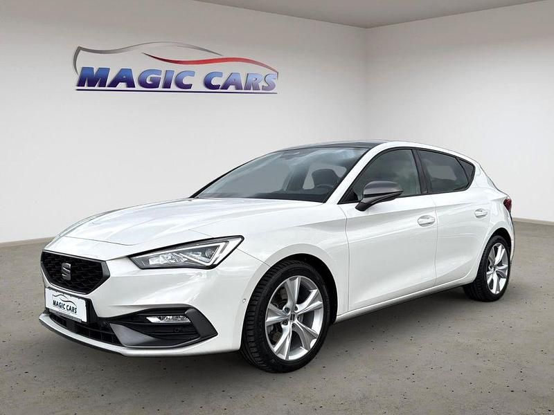 Weiß Gebraucht 2021 Seat Leon Beats Limousine | 26.590 € (Teuer) - Bild 1/4