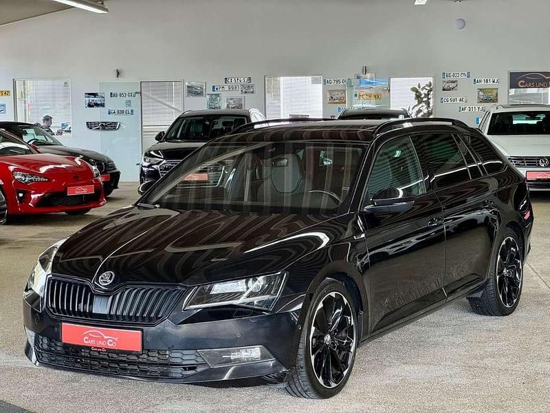 Schwarz Gebraucht 2018 Skoda Superb SportLine Kombi | 24.990 € (Teuer) - Bild 1/4