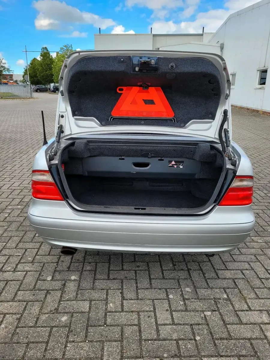 Gebraucht Mercedes CLK320 217 PS (159 kW) 2000 Silber Cabrio