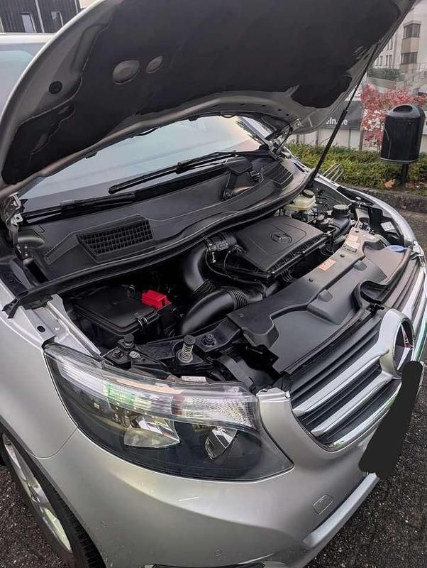 Gebraucht Mercedes V220 Edition 190 PS (139 kW) 2019 Grau Van / Kleinbus