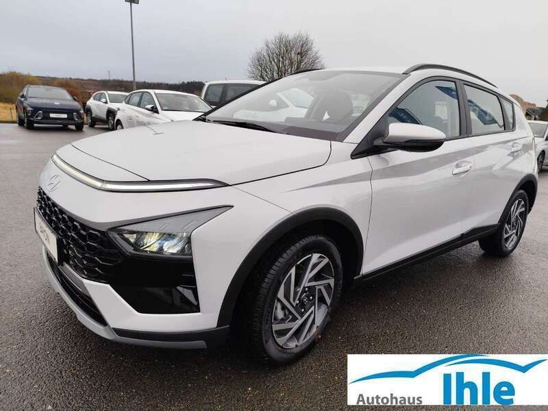 Grau Gebraucht 2025 Hyundai Bayon Trend SUV | 24.990 € (Teuer) - Bild 1/4
