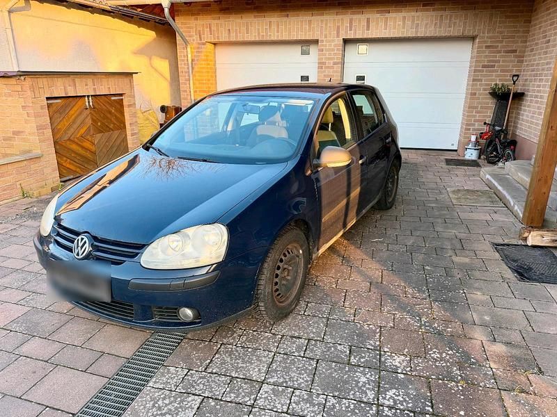 Gebraucht VW Golf V 105 PS (77 kW) 2006 Blau Kleinwagen