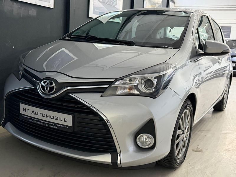 Gebraucht Toyota Yaris Comfort 69 PS (50 kW) 2017 Silber Kleinwagen