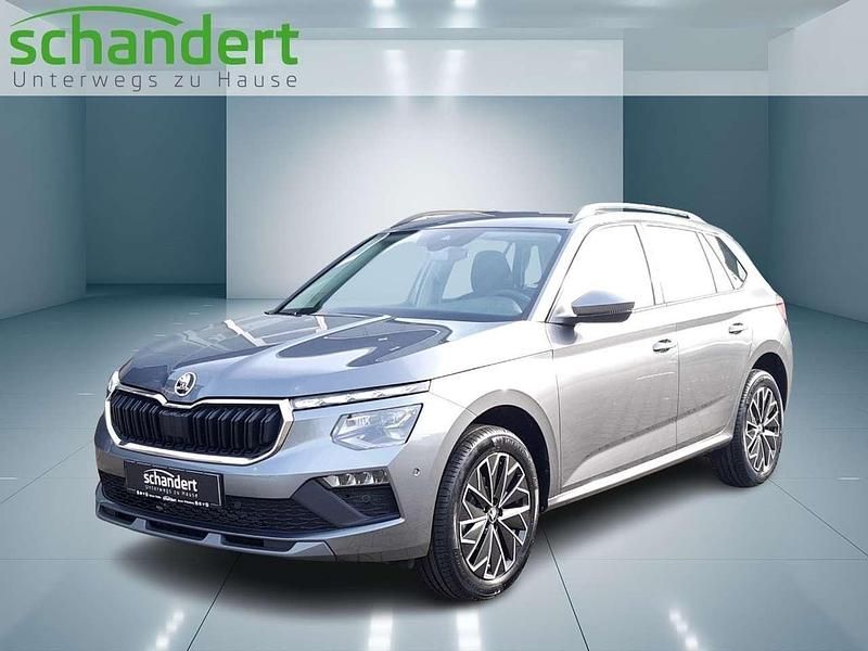 Graphitegrau metallic (grau) metallic Neu 2025 Skoda Kamiq Tour SUV | 35.770 € (Teuer) - Bild 1/4