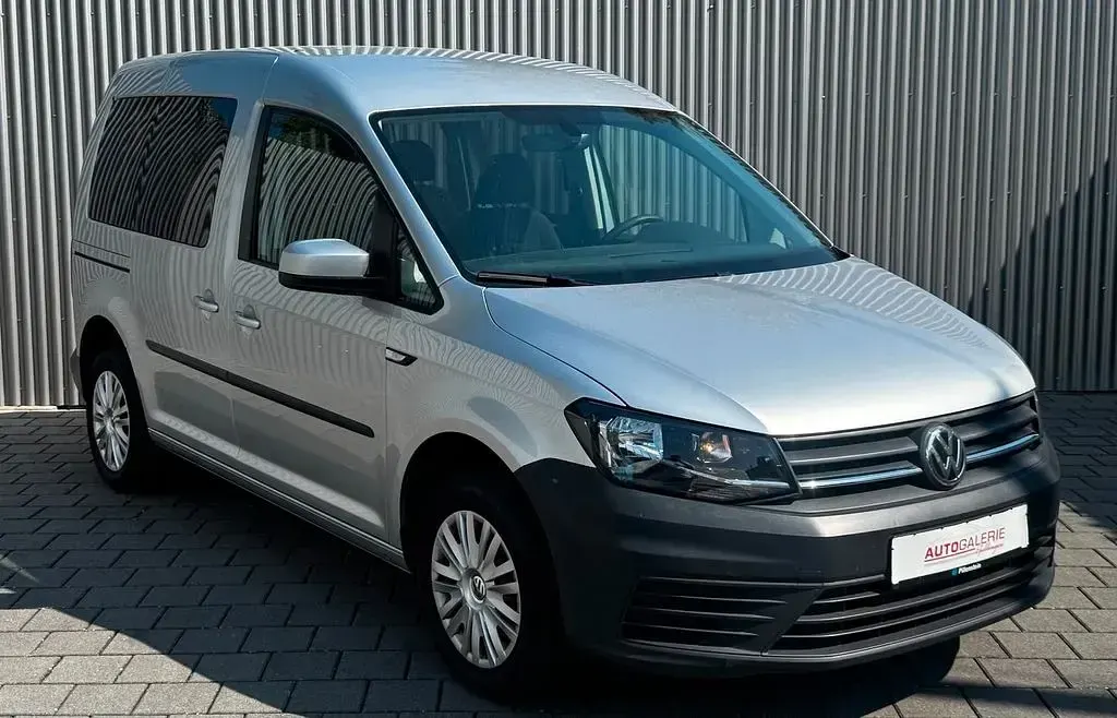 Gebraucht VW Caddy Trendline 102 PS (75 kW) 2020 Silber Van / Kleinbus