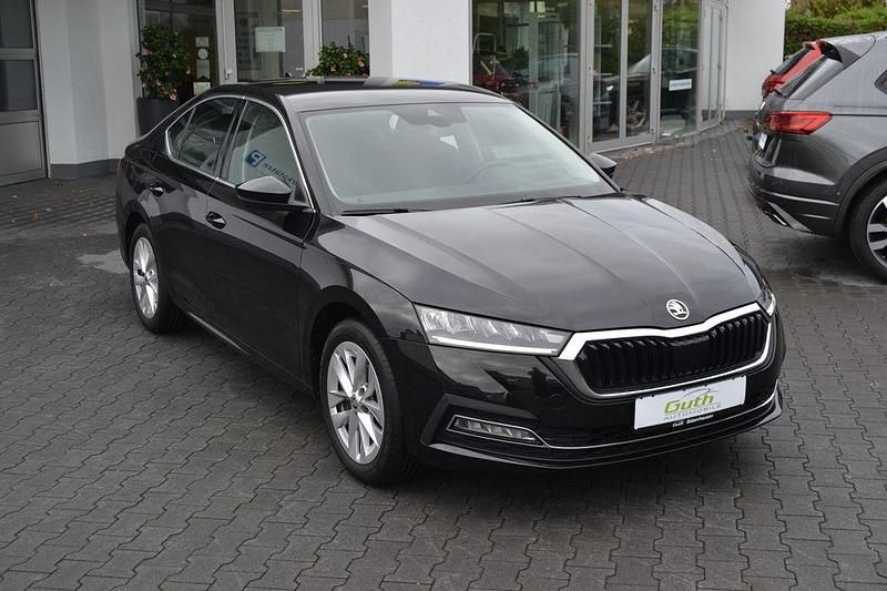Schwarz Gebraucht 2022 Skoda Octavia Style Limousine | 22.980 € (Guter Preis) - Bild 1/3