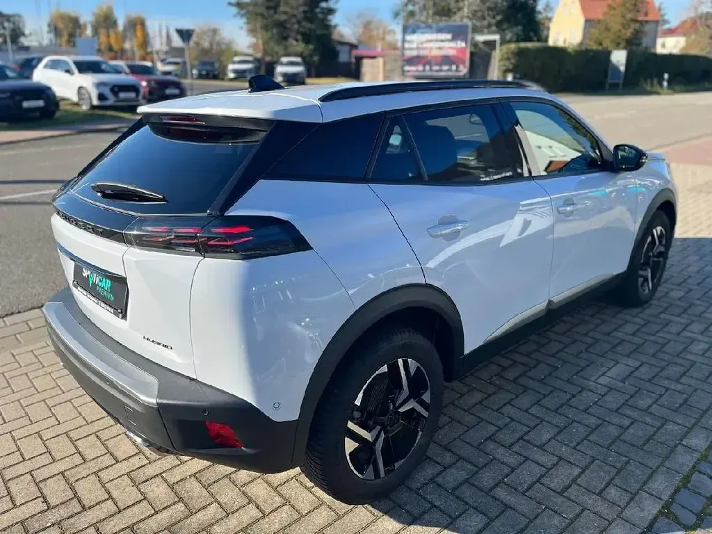 Gebraucht Peugeot 2008 Allure 136 PS (100 kW) 2025 Okenitweiß SUV