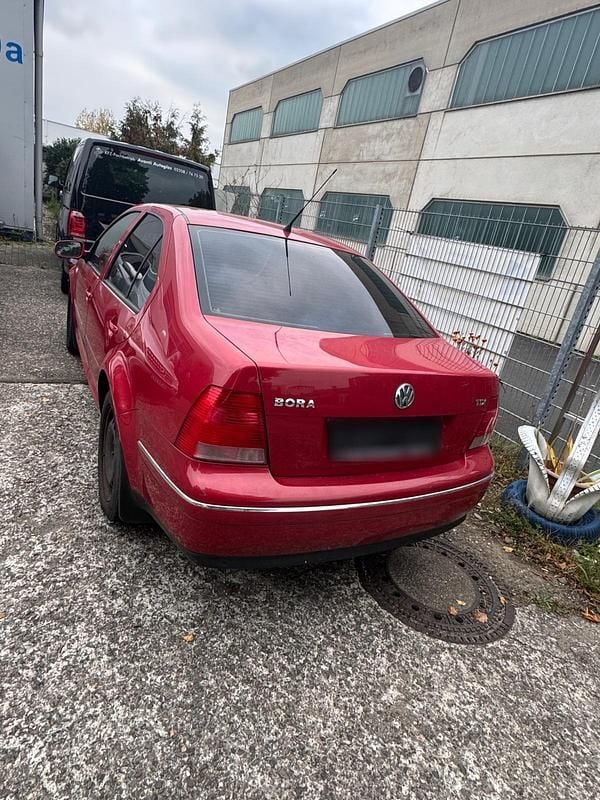Usata VW Bora 101 CV (74 kW) 2002 Rosso Berlina