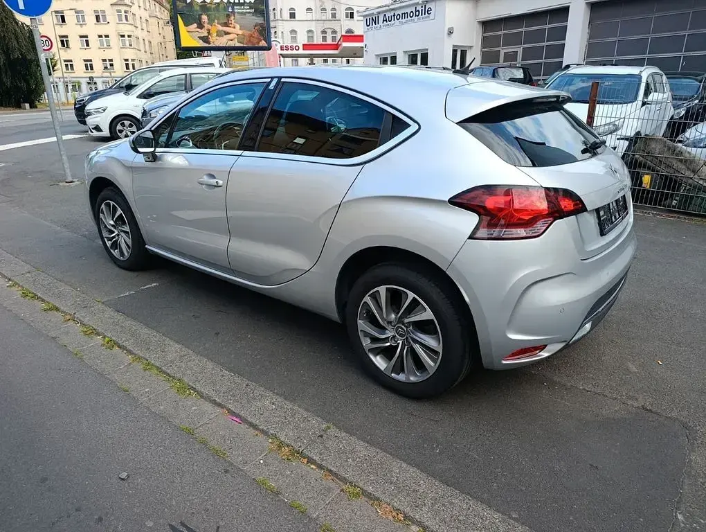 Gebraucht Citroën DS4 So Chic 120 PS (88 kW) 2011 Silber Kleinwagen