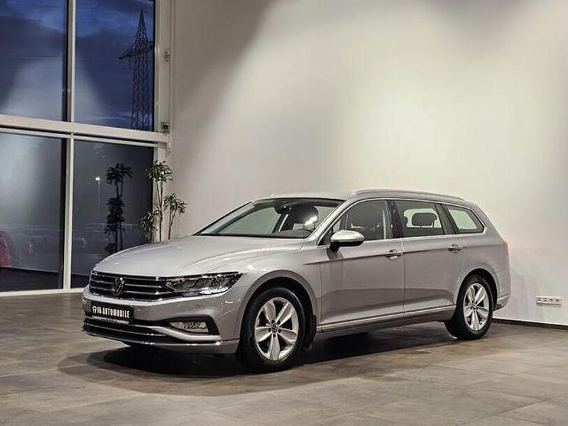 Gebraucht VW Passat Sport 200 PS (147 kW) 2024 Pyrit silber Kombi