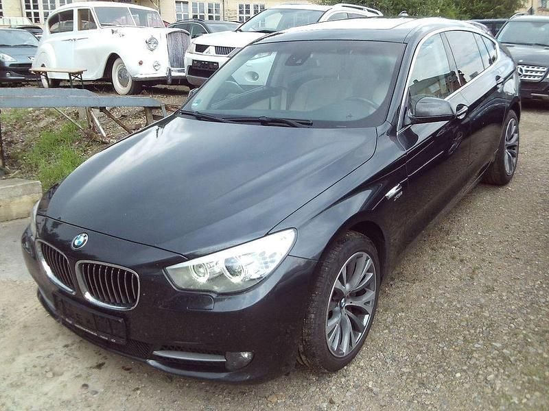 Grau Gebraucht 2011 BMW 530 Gran Turismo Sport Line Limousine | 9.300 € - Bild 1/4