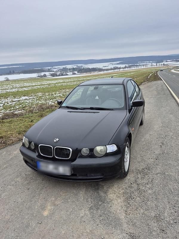 Gebraucht BMW 318 Basis 143 PS (105 kW) 2002 Schwarz Coupé