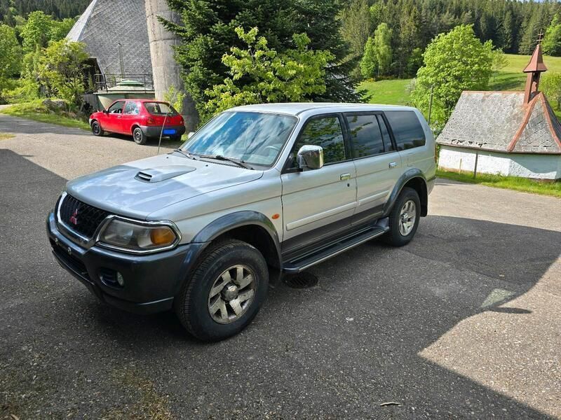 Silber Gebraucht 2002 Mitsubishi Pajero SUV | 3.800 € - Bild 1/4