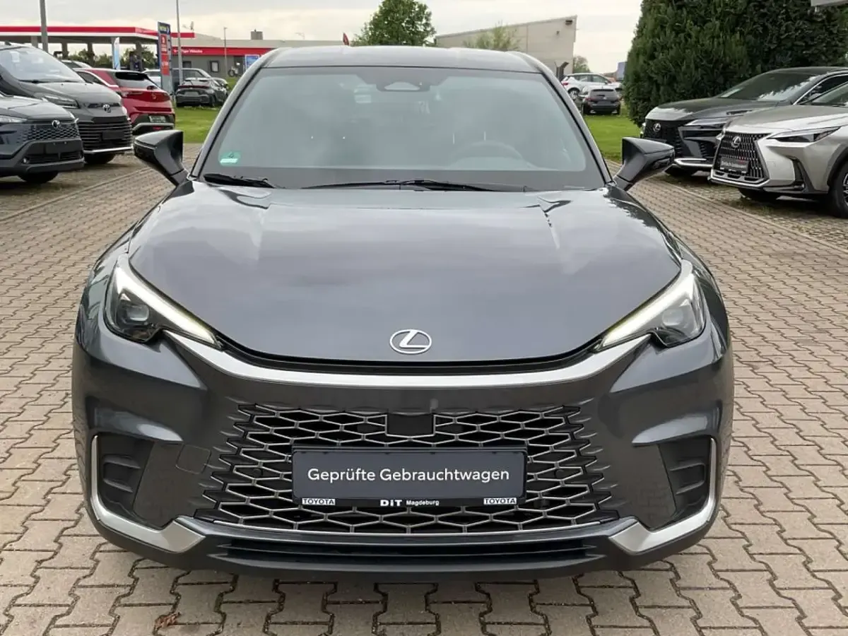 Usata Lexus LBX 136 CV (100 kW) 2025 Nero SUV