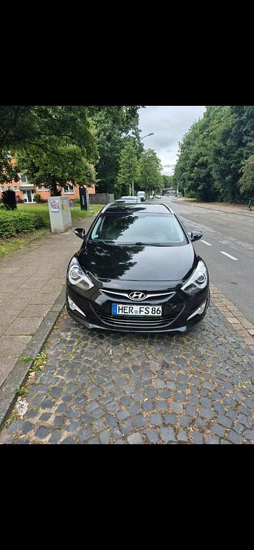 Schwarz Gebraucht 2014 Hyundai i40 Kombi | 6.100 € (Fairer Preis) - Bild 1/4