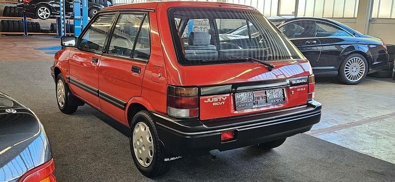 Gebraucht Subaru Justy 68 PS (50 kW) 1992 Rot Kleinwagen