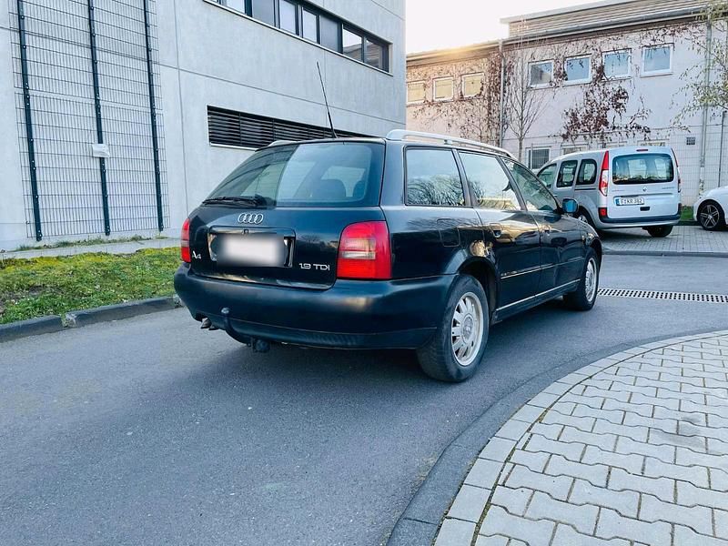 Gebraucht Audi A4 110 PS (80 kW) 1999 Schwarz Kombi