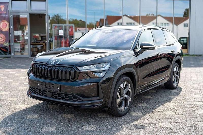 Schwarzmagic perleffekt Neu 2025 Skoda Kodiaq SportLine SUV | 53.100 € (Fairer Preis) - Bild 1/4