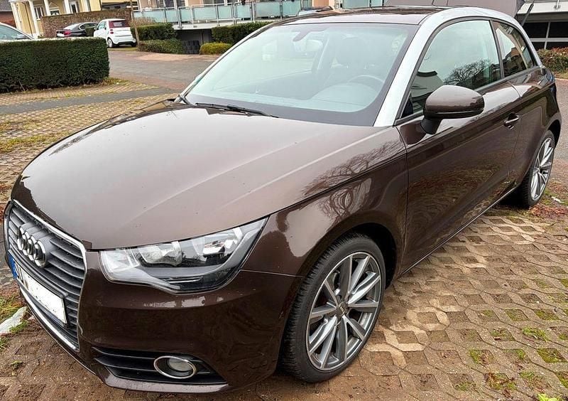Gebraucht Audi A1 Attraction 86 PS (63 kW) 2012 Braun Kleinwagen