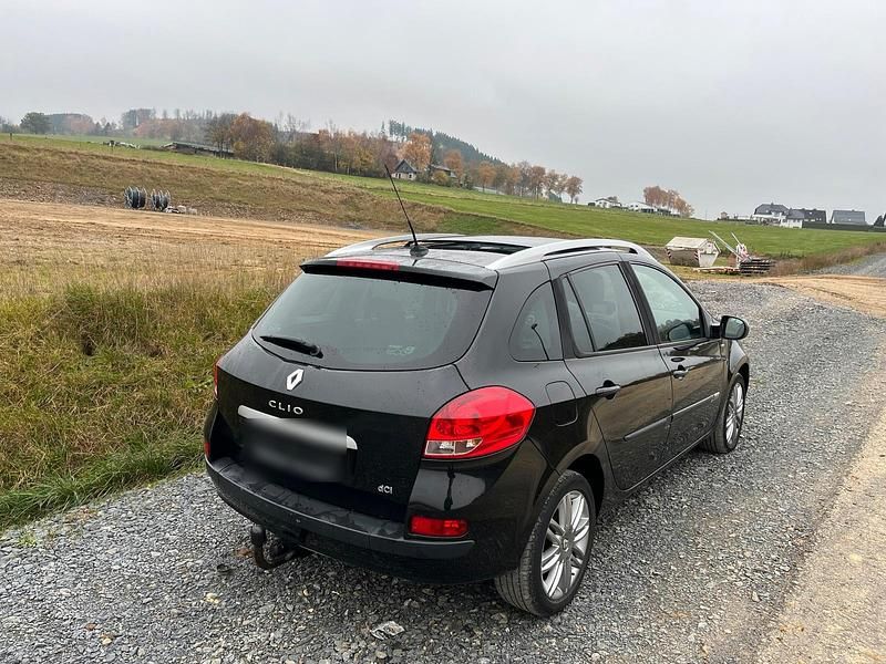 Gebraucht Renault Clio GrandTour 106 PS (77 kW) 2011 Schwarz Kombi