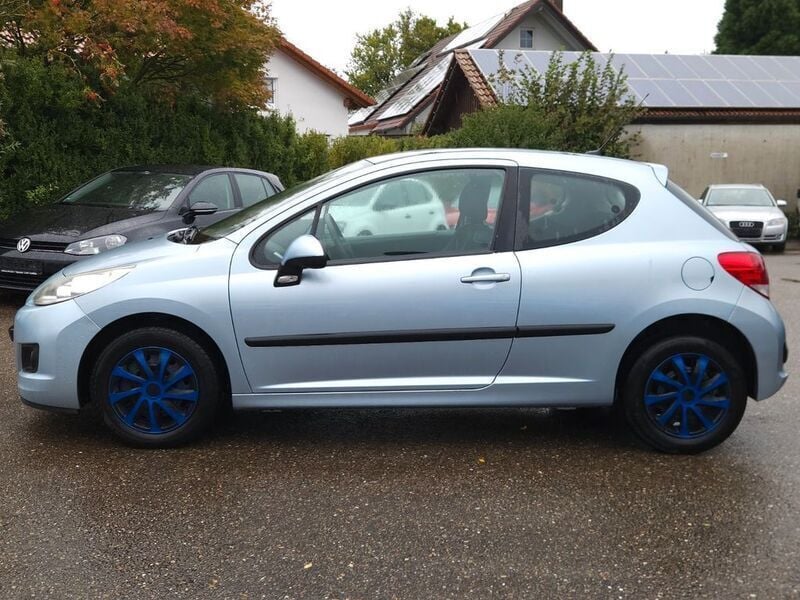 Gebraucht Peugeot 207 Filou 73 PS (53 kW) 2010 Silber Kleinwagen