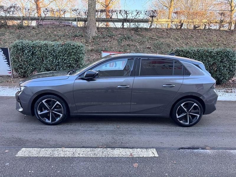 Gebraucht Opel Astra 131 PS (96 kW) 2024 Grau Limousine