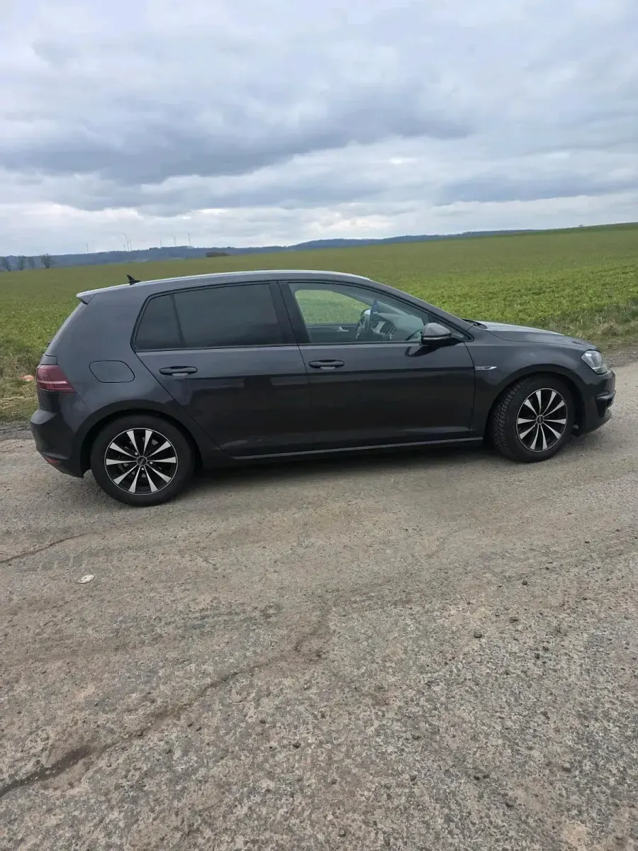 Gebraucht VW Golf VII LOUNGE 150 PS (110 kW) 2015 Grau Limousine