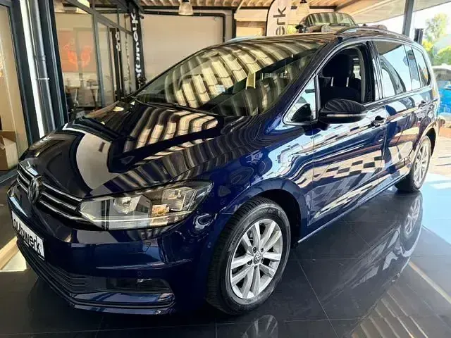 Gebraucht VW Touran Comfortline 116 PS (85 kW) 2018 Blau Van / Kleinbus
