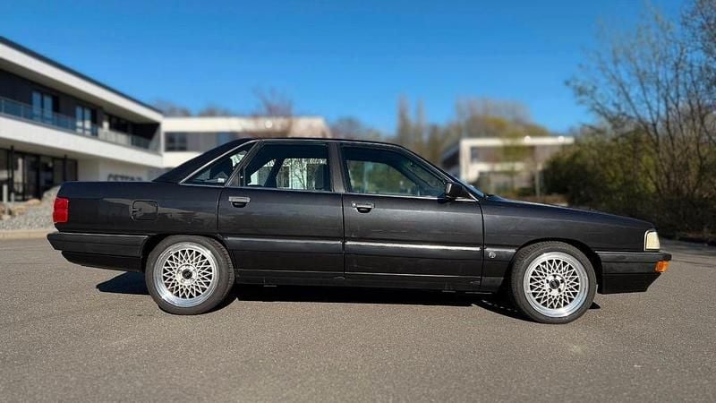 Second-hand Audi 200 Performance 165 CP (121 kW) 1989 Negru Berlinǎ