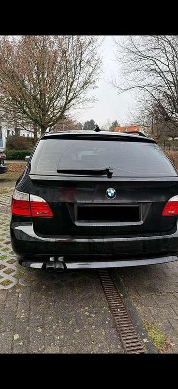 Gebraucht BMW 530 Exclusive 235 PS (172 kW) 2008 Schwarz Kombi