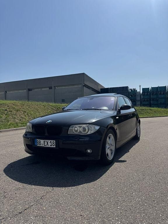 Schwarz Gebraucht 2005 BMW 120 Kleinwagen | 4.399 € (Fairer Preis) - Bild 1/4