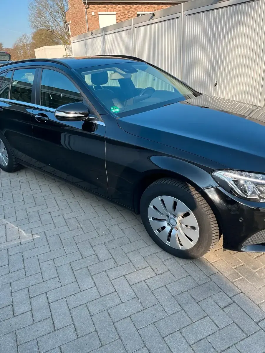 Gebraucht Mercedes C220 170 PS (125 kW) 2015 Schwarz Kombi