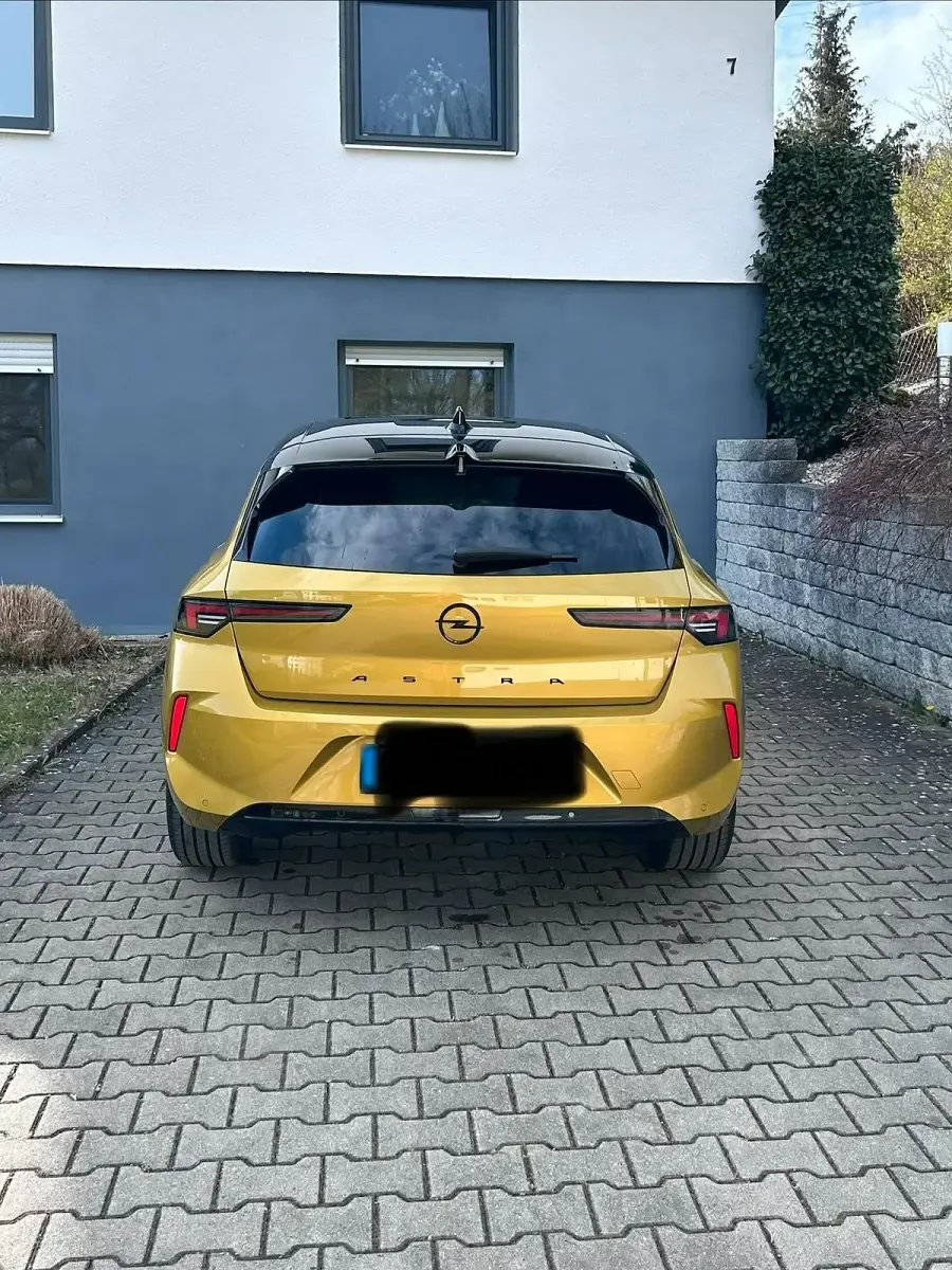 Usata Opel Astra Edition 131 CV (96 kW) 2025 Oro Utilitaria