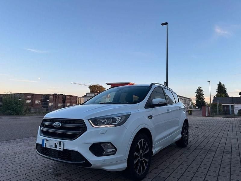 Weiß Gebraucht 2018 Ford Kuga ST-Line SUV | 10.300 € (Superpreis) - Bild 1/4