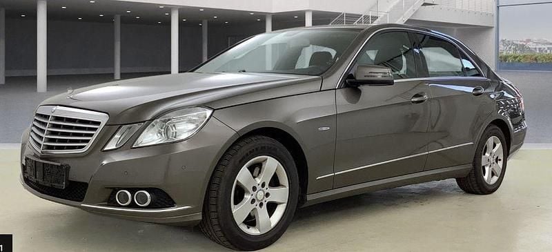Indiumgrau metalliclack Gebraucht 2010 Mercedes E350 Avantgarde Limousine | 9.500 € (Superpreis) - Bild 1/4